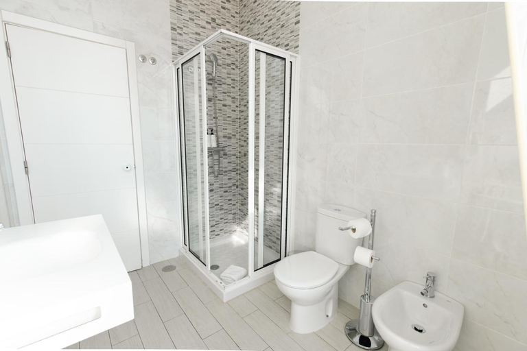 Bathroom 4, Grande Pensao Residencial Alcobia, Lisbon