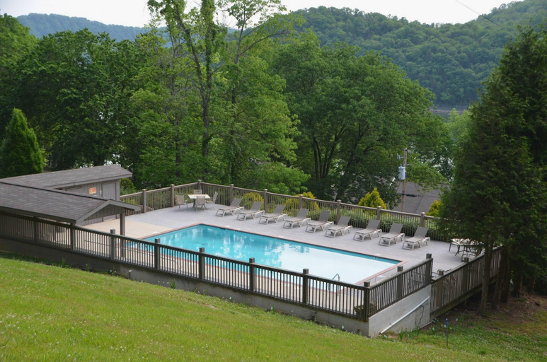 Sport & Beauty, The Retreat at Center Hill Lake, DeKalb