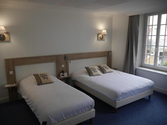 Bedroom 4, Logis Hotel du Commerce, Côtes-d'Armor