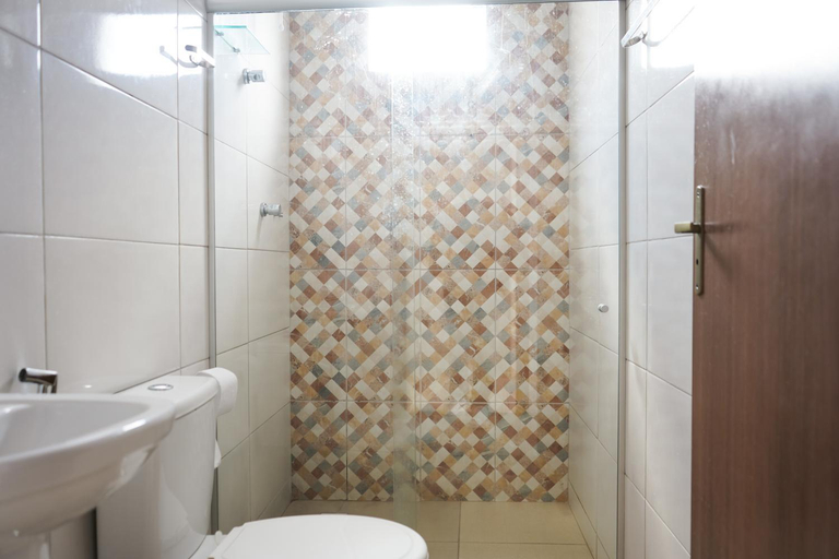 Bathroom 5, Hotel Galicia, Conceição do Coité