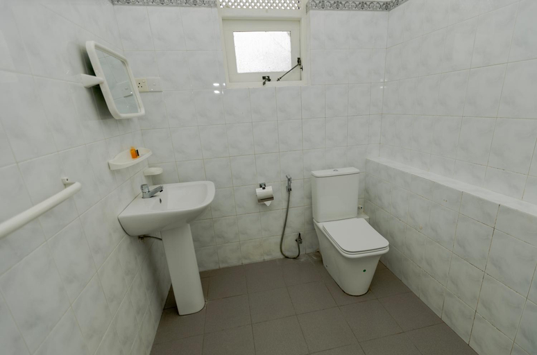 Bathroom 4, Beverly Villa, Dehiwala-Mount Lavinia