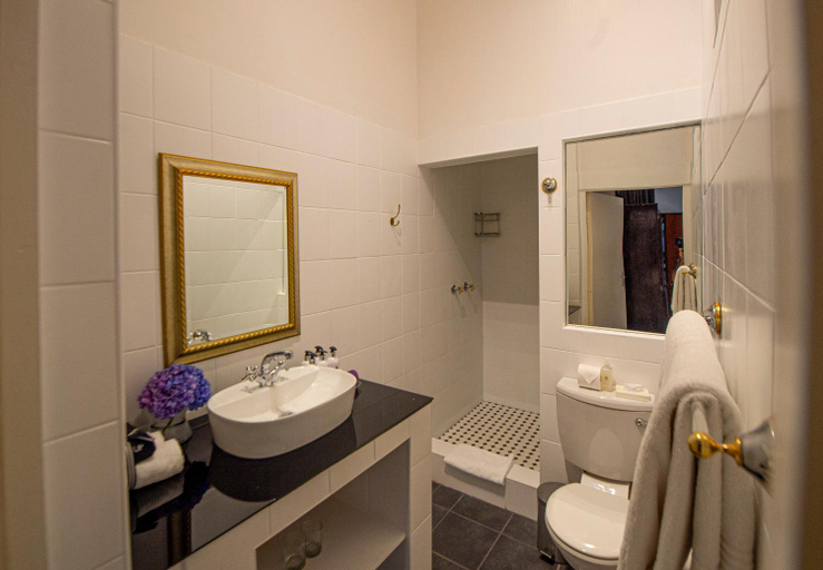 Bathroom 4, Lairds Lodge, Eden