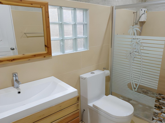Bathroom, Check In & Chill Out, Muang Trat