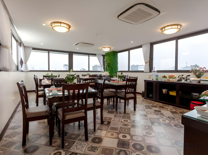 Food & Drinks 5, Hotel De La Seine, Đống Đa