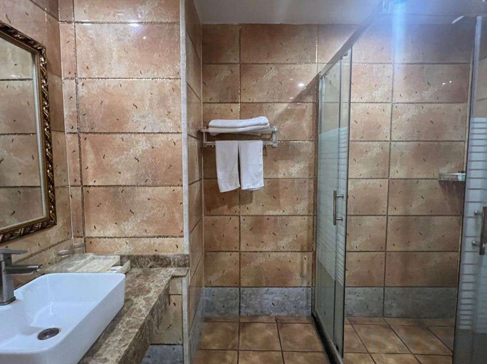 Bathroom 3, Sheng Chang Hotel, Vientiane