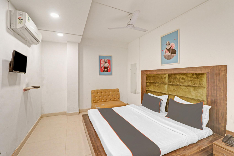 Bedroom 3, SEVEN HEAVEN, Delhi