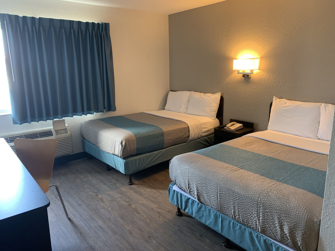 Bedroom 4, Motel 6 Fort Wayne, IN, Allen
