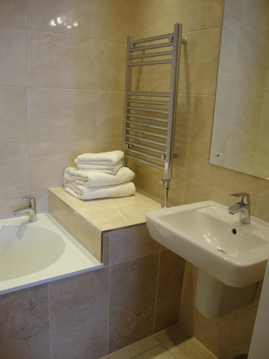 Bathroom 4, Ascot House, York