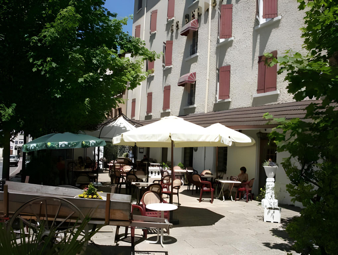 Surrounding environment 2, Hotel Beaulieu Lyon Charbonniv®res, Rhône