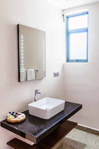 Bathroom 4, Rivendell Hotel, K.F.G. & G. Korale