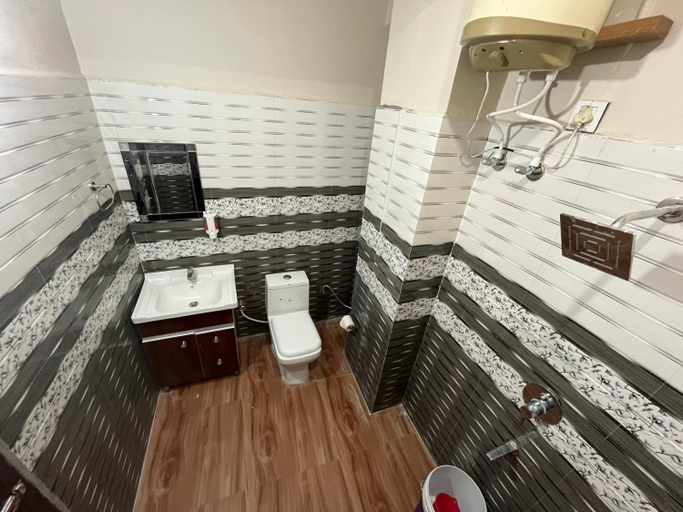 Bathroom 4, Himalayan Hill Top Resort, Tehri Garhwal