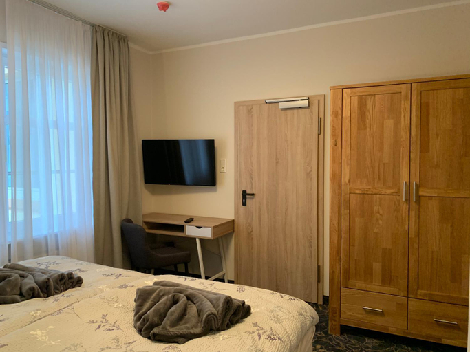 Bedroom 3, Gastehaus am Kurpark Hotel Garni, Lippe