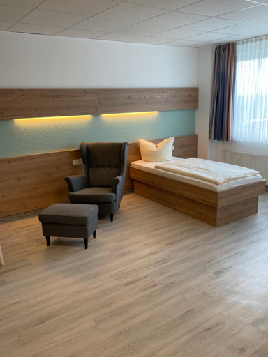 Bedroom, „Zum Raukler“, Hotel, Nahe der A2, Magdeburg / Hohe Borde, Börde