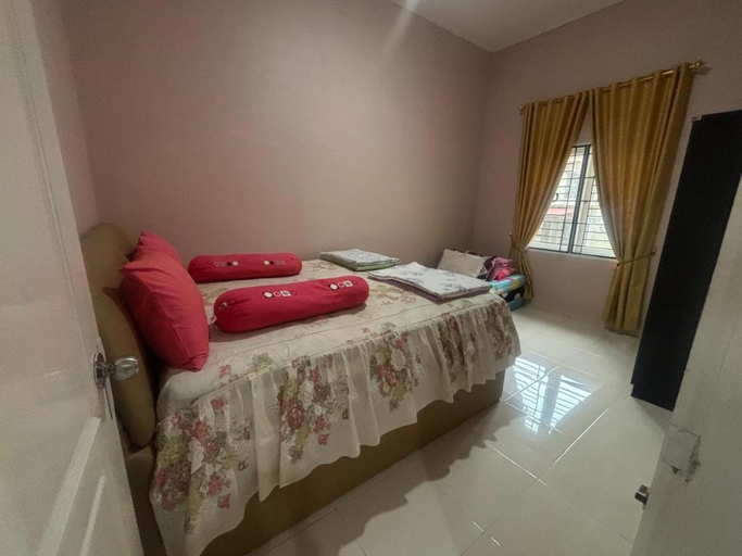 Bedroom 4, Villa Brastagi Resort Jalan Mimpin Tua Blok C No. 41, Karo
