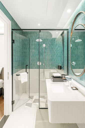 Bathroom 5, La Passion Sai Gon Hotel, District 3