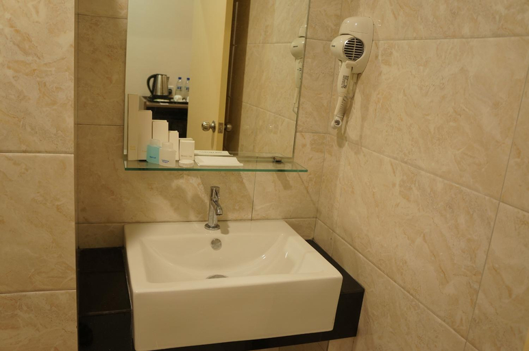 Bathroom 5, LABUAN JATl HOTEL, Labuan