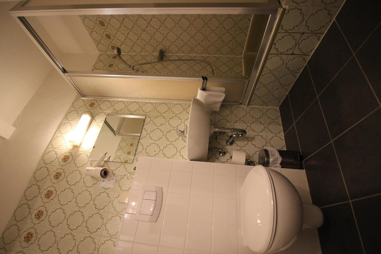 Bathroom 5, Hotel zur Linde, Lüchow-Dannenberg