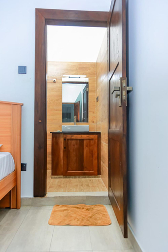Others 4, Estro Guest House, Negombo