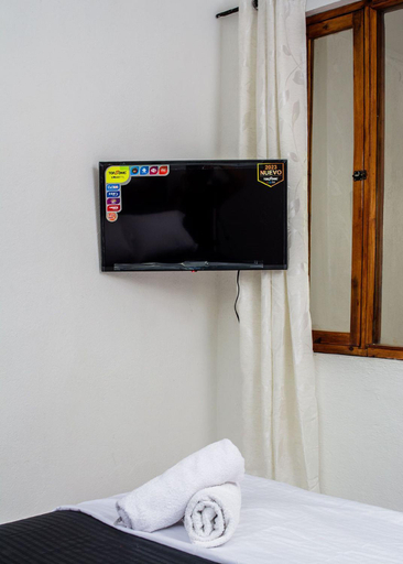Others 3, Hb2 Triple Room with shared bathroom, Cartagena de Indias