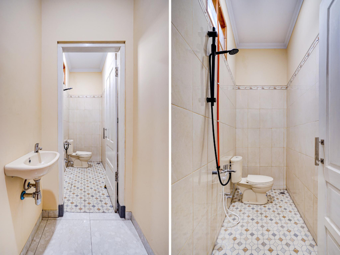 Bathroom, Collection O 90265 Cempoko Mulyo Homestay Syariah, Bantul