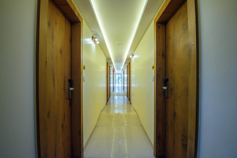 Public Area 3, Treebo Anam International, Mumbai City
