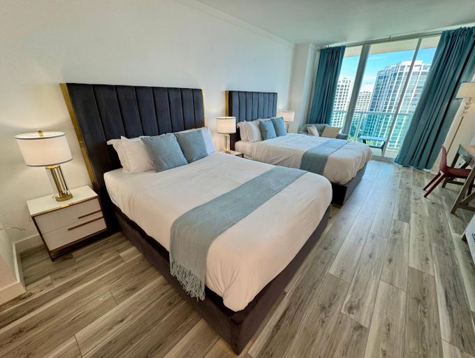Others 3, Balcony Ocean Views - Pool, Gym, Wi-Fi & Parking, Miami-Dade