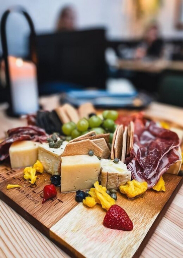 Food & Drinks