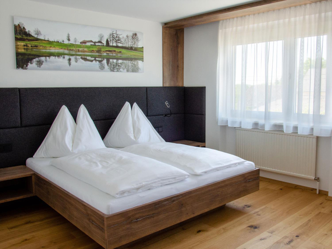 Bedroom 4, Mitten in der Welt - GH Roither, Urfahr Umgebung