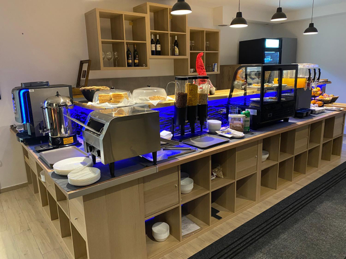 Food & Drinks 5, 4 TREES Airport Resort Apartments and Rooms, Velika Gorica