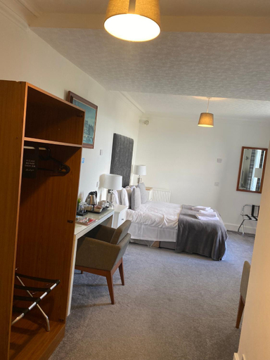 Bedroom 2, Ellwyn House, Edinburgh