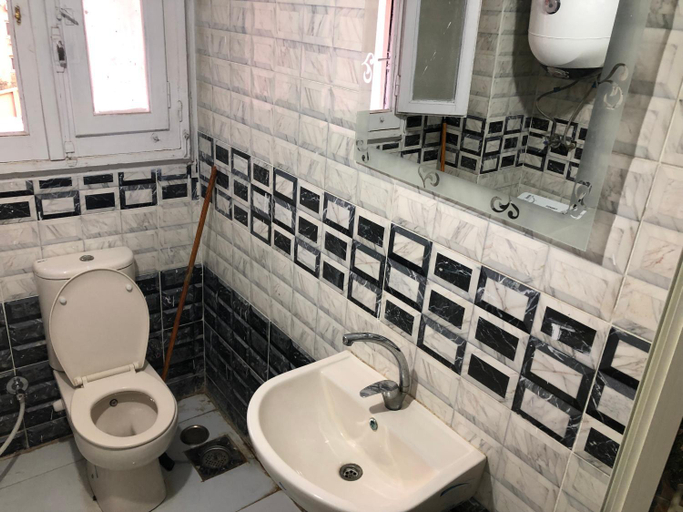 Bathroom 3, Downtown Cairo Sweet Home, Qasr an-Nil