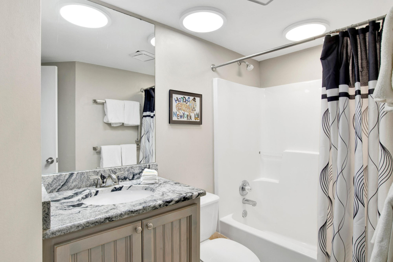 Bathroom 5, Windward Pointe 1002, Baldwin