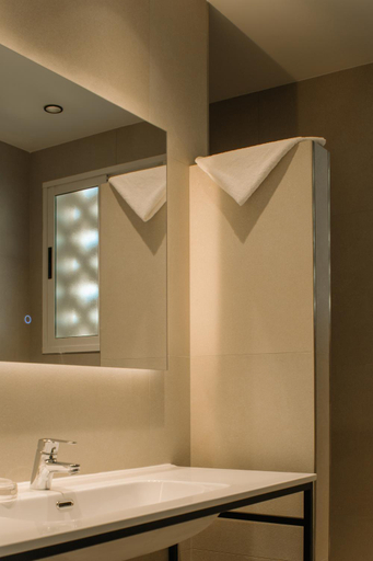 Bathroom 3, Hotel Nadal, Alicante