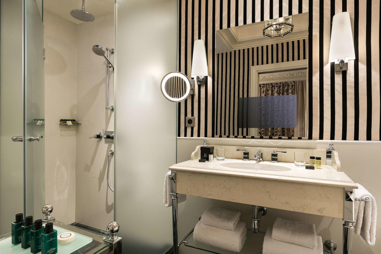Bathroom 5, Hotel Keppler, Paris