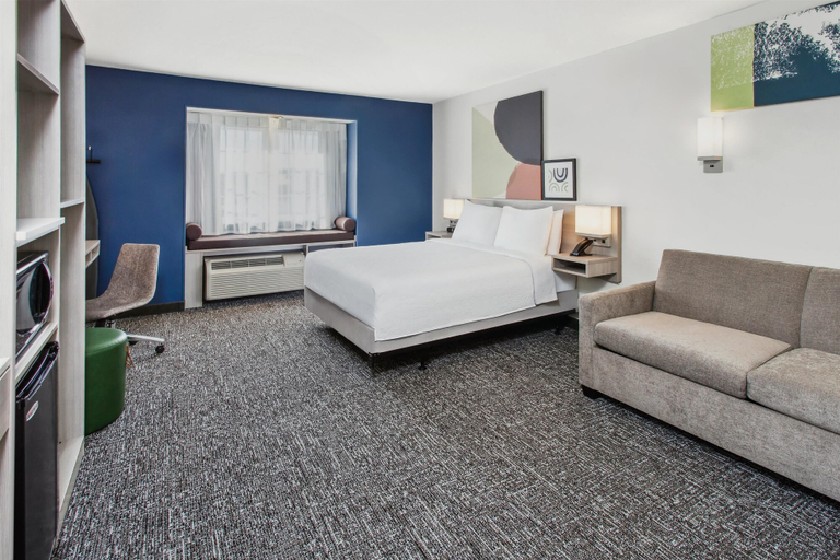 Bedroom 2, Spark by Hilton Rochester South, Olmsted