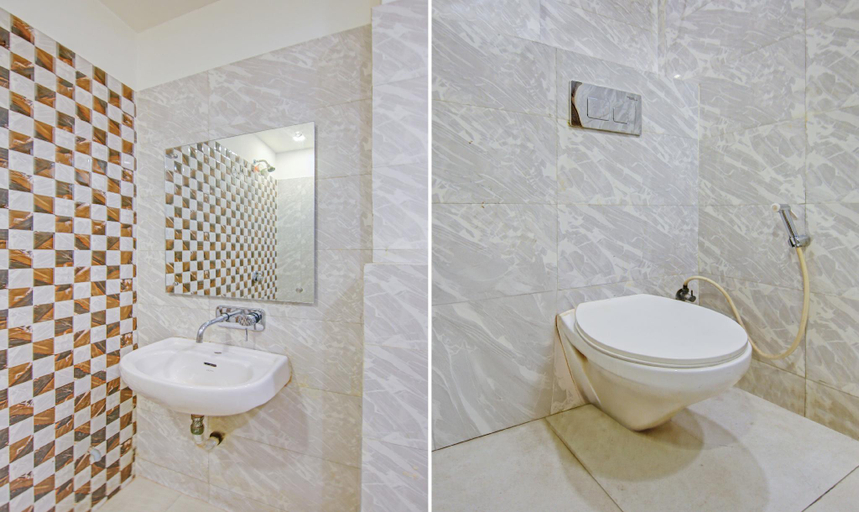Bathroom 4, Itsy Hotels Prime Stay, Delhi