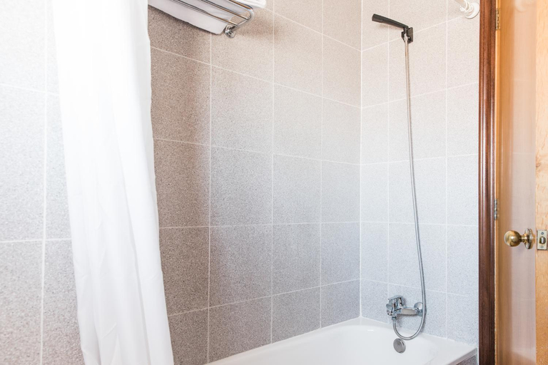 Bathroom 4, Hotel Golf Beach, Baleares