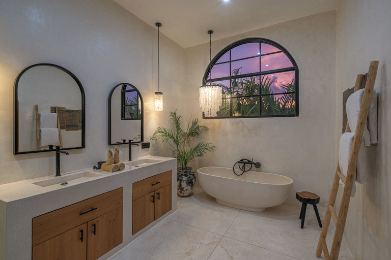 Bathroom 4, the macan Bingin, Badung