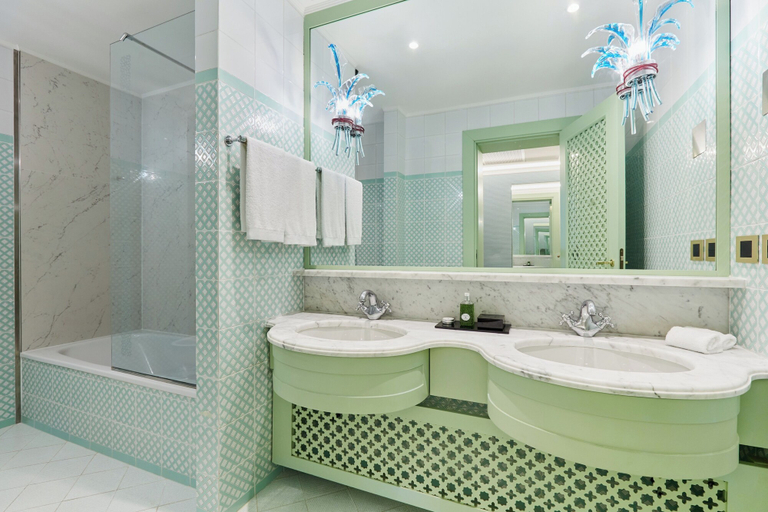 Bathroom 5, Hotel Excelsior Venice, Venezia