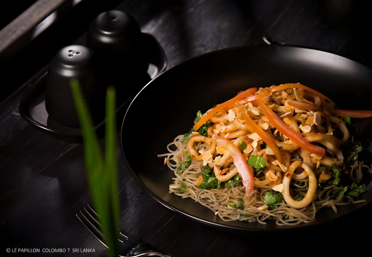 Food & Drinks 5, Le Papillon, Thimbirigasyaya