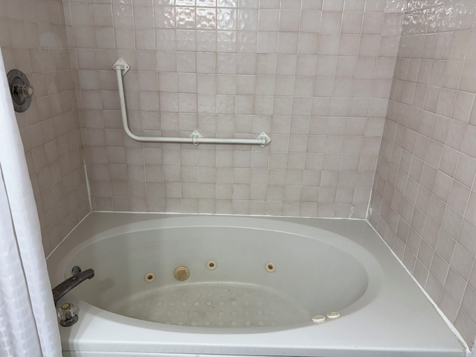 Bathroom 5, Pleasant Hill Motel, Will