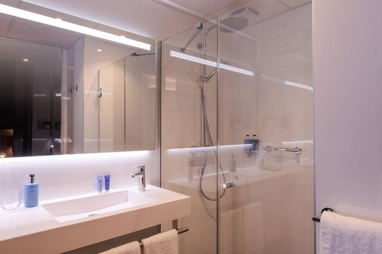 Bathroom 4, Hotel L Amiraute, Finistère