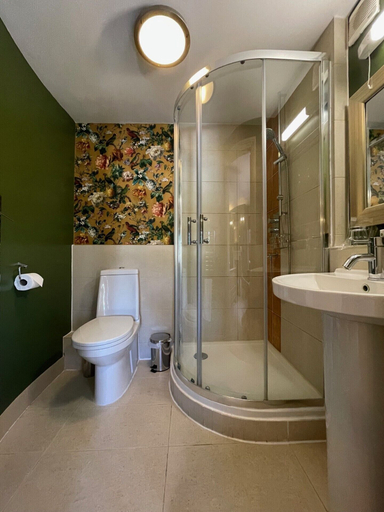 Bathroom 4, The Kings Head, Hampshire