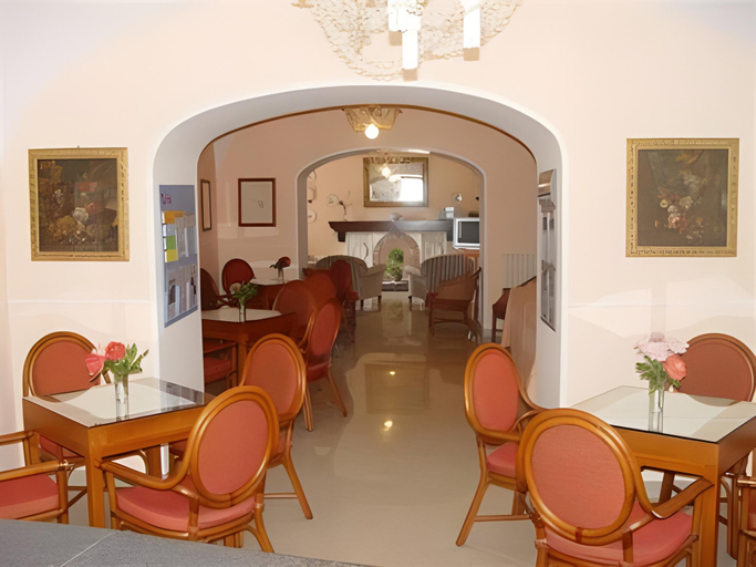 Others 5, Hotel La Badia, Napoli