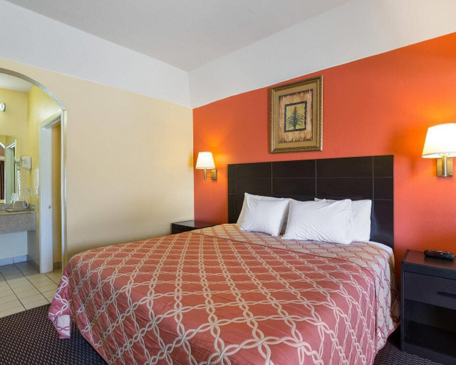 Bedroom 3, Rodeway Inn & Suites Humble IAH, Houston