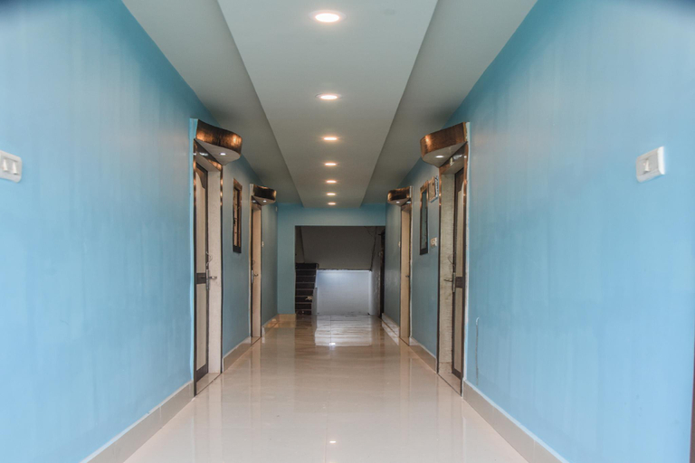 Public Area 2, Hotel O Mega Palace, Patna