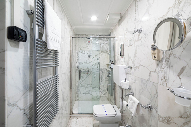 Bathroom 5, Phi Hotel Principe, Cuneo