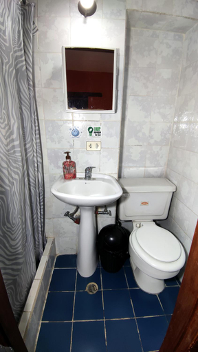 Bathroom 4, La Posada Colonial, Quito