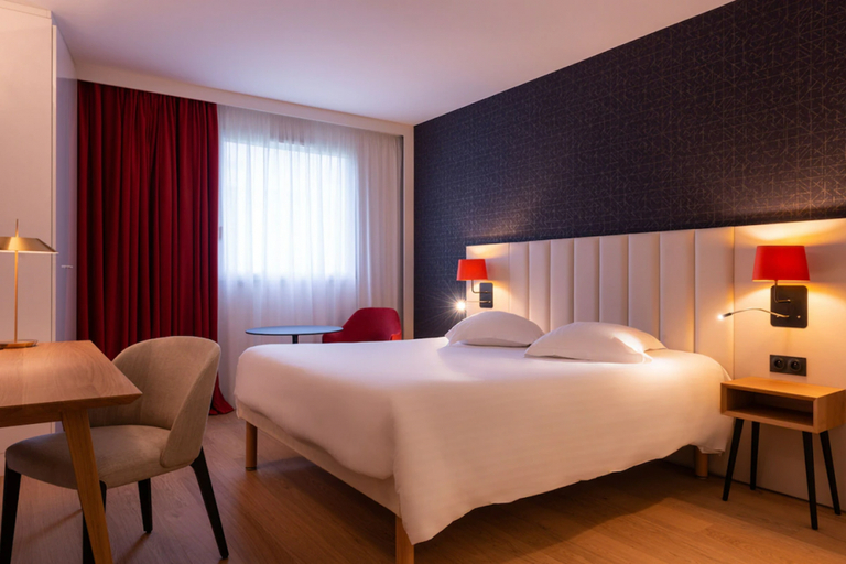 Bedroom 2, Hotel L Amiraute, Finistère