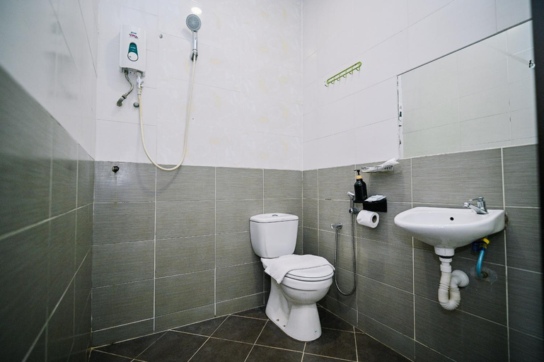 Bathroom 3, Swing & Pillows @ Sri Petaling KL, Kuala Lumpur